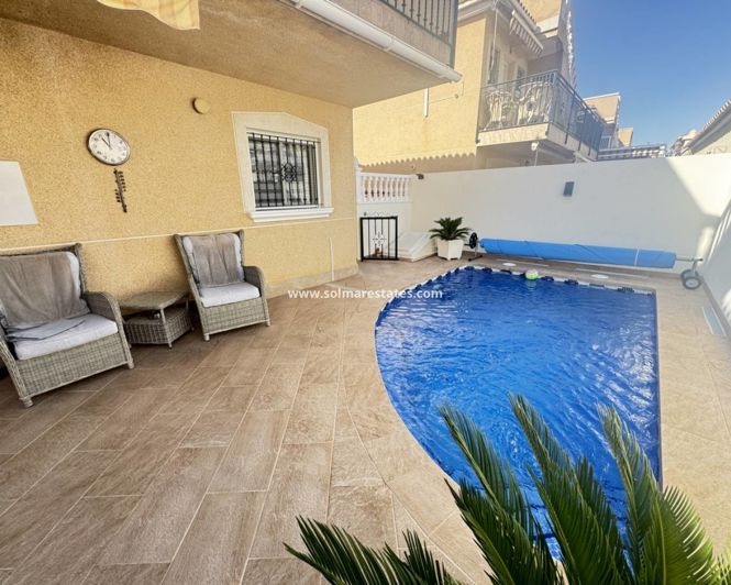 Image No.2-Villa de 4 chambres à vendre à Villamartin