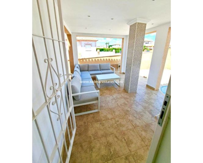 Image No.3-Villa de 2 chambres à vendre à Playa Flamenca