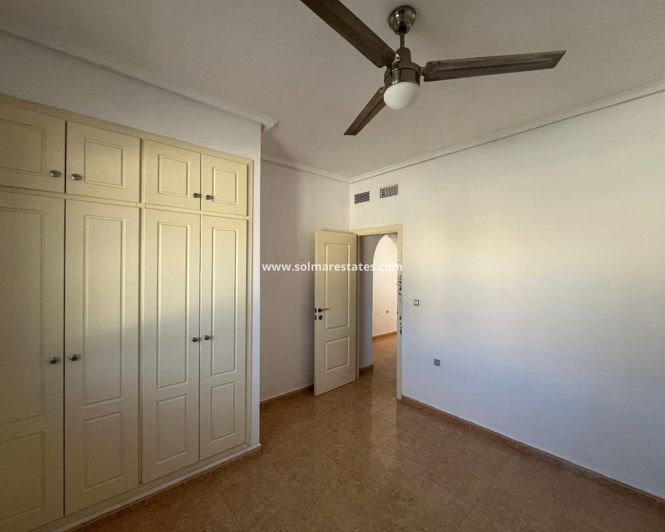 Image No.27-3 Bed Villa for sale