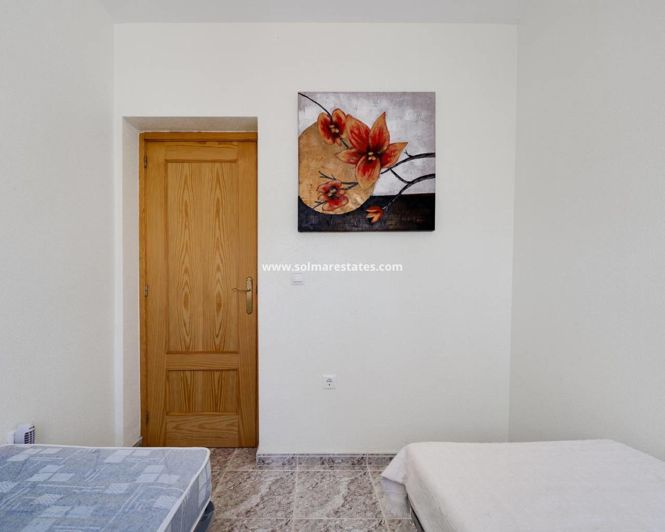 Image No.23-3 Bed House for sale