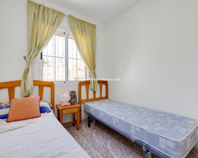 Image No.24-3 Bed House for sale