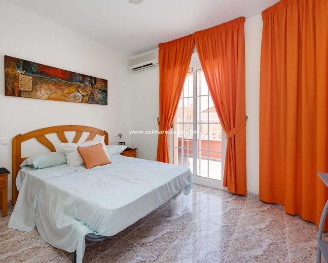 Image No.7-3 Bed House for sale