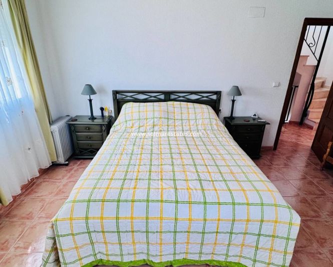 Image No.18-3 Bed House for sale