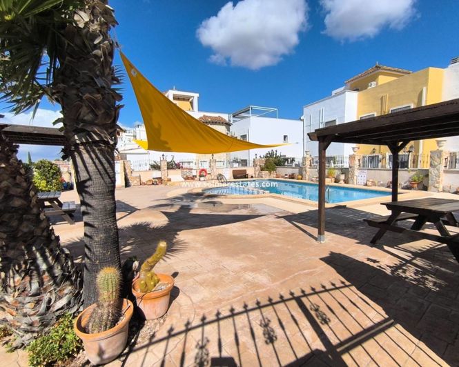 Image No.2-3 Bed House for sale