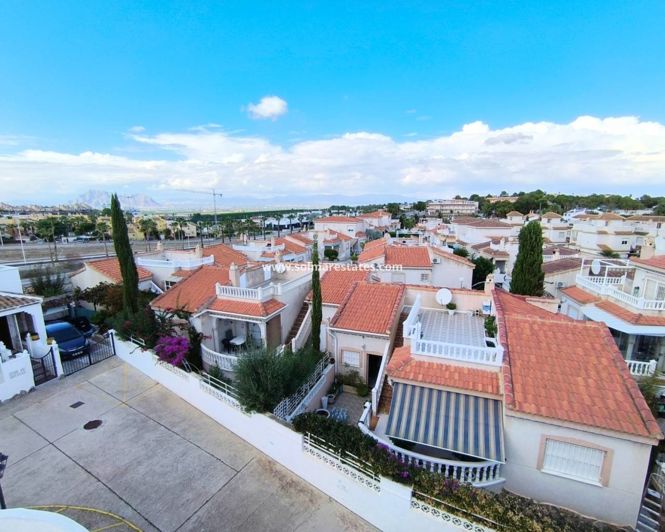 Image No.21-3 Bed House for sale