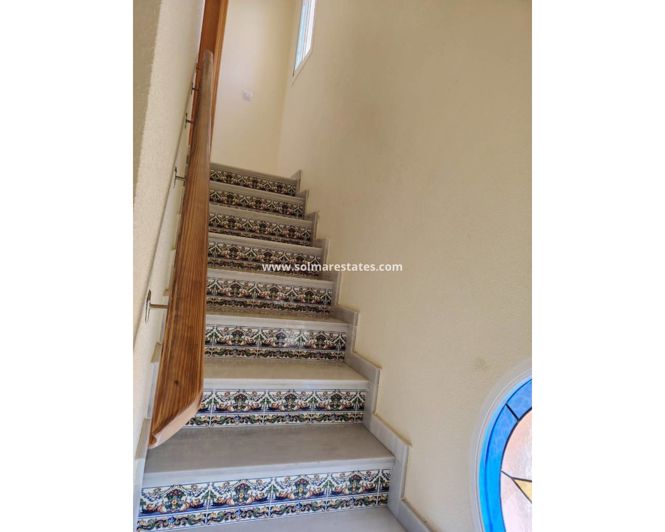 Image No.7-2 Bed House for sale