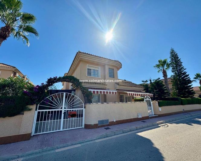 Image No.1-3 Bed Villa for sale