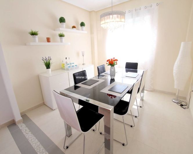 Image No.13-2 Bed House for sale