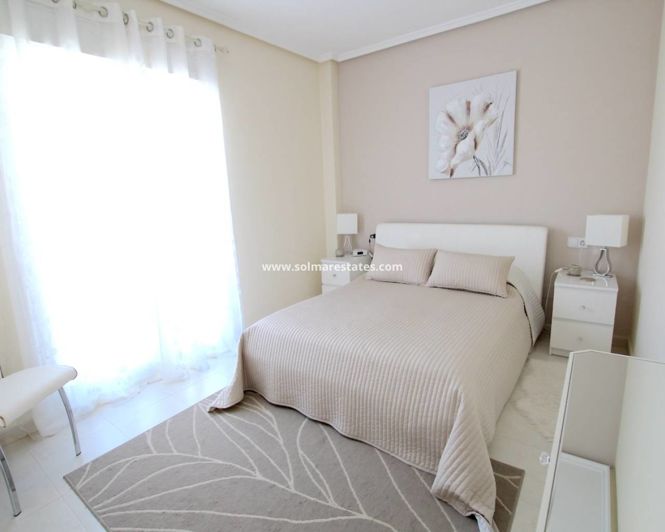 Image No.18-2 Bed House for sale