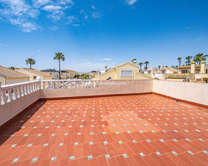 Image No.3-Villa de 3 chambres à vendre à Playa Flamenca