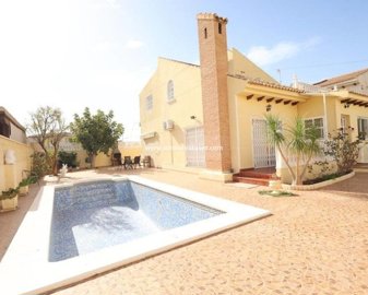 4 Bed Villa for sale