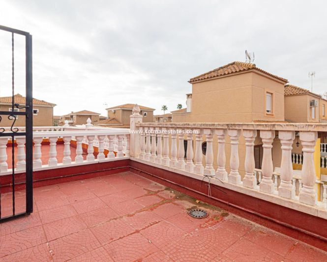 Image No.21-2 Bed Bungalow for sale