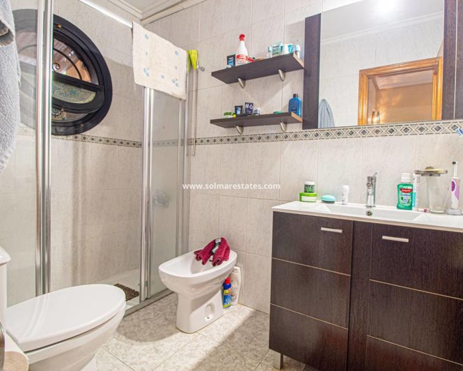 Image No.23-2 Bed Bungalow for sale