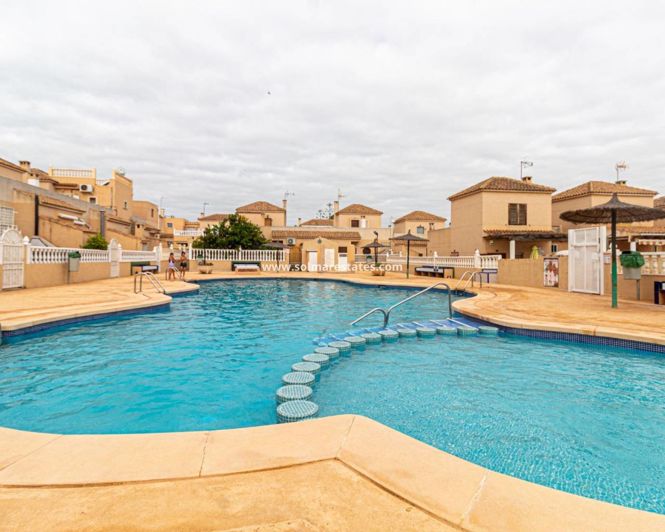 Image No.32-2 Bed Bungalow for sale