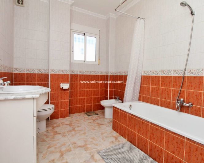 Image No.20-Villa de 4 chambres à vendre à Playa Flamenca