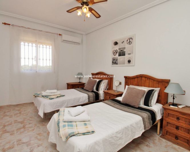 Image No.26-Villa de 4 chambres à vendre à Playa Flamenca