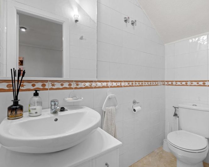 Image No.14-3 Bed Townhouse for sale