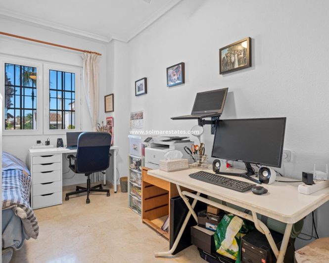 Image No.15-3 Bed Townhouse for sale