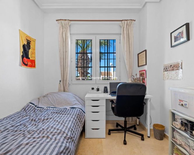 Image No.19-3 Bed Townhouse for sale