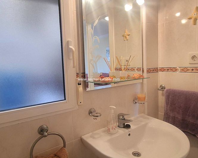 Image No.21-2 Bed Townhouse for sale