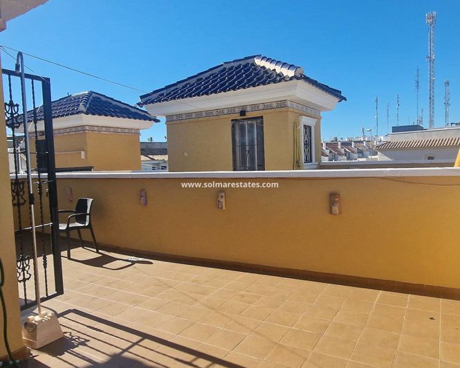 Image No.37-2 Bed Townhouse for sale