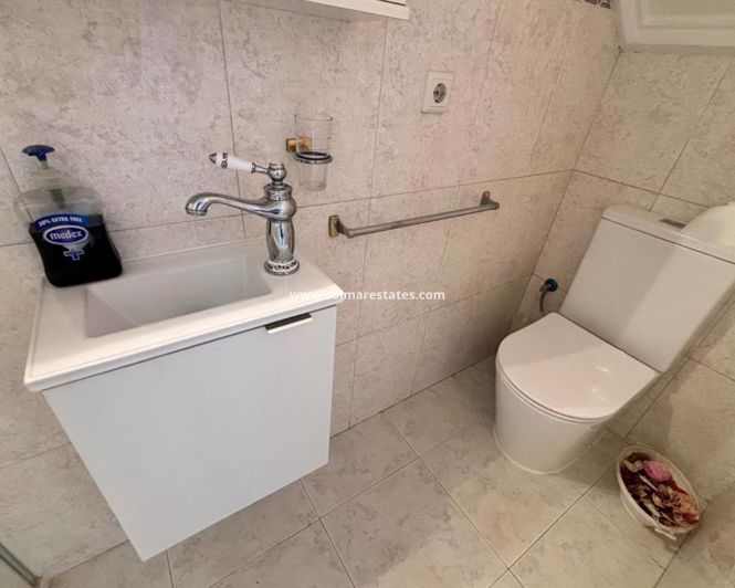 Image No.17-2 Bed Townhouse for sale