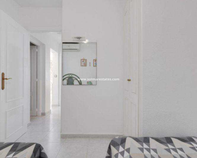 Image No.18-3 Bed Apartment for sale