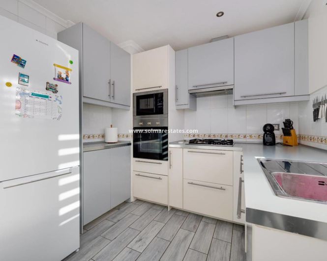 Image No.25-3 Bed Apartment for sale