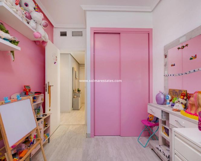 Image No.27-3 Bed Apartment for sale