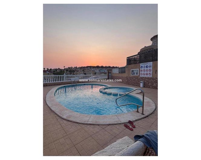 Image No.15-2 Bed Townhouse for sale