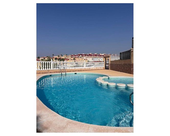 Image No.20-2 Bed Townhouse for sale