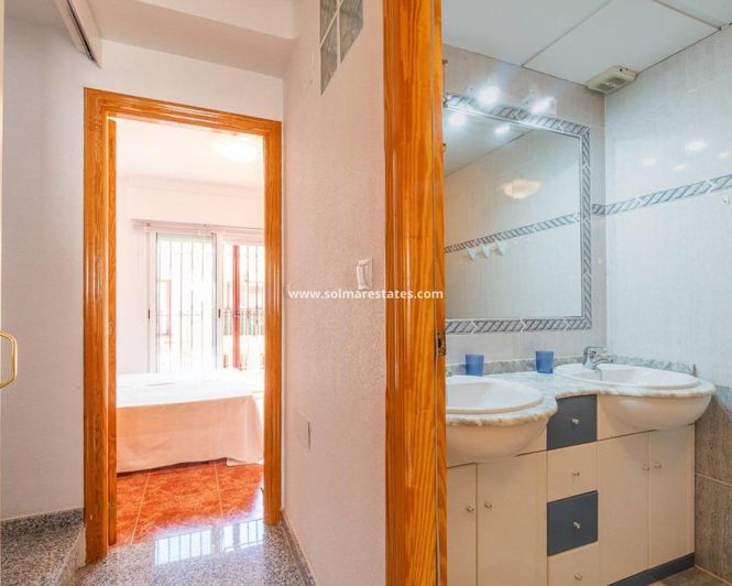 Image No.23-3 Bed Townhouse for sale