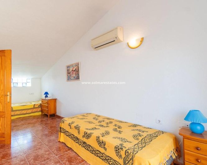 Image No.30-3 Bed Townhouse for sale