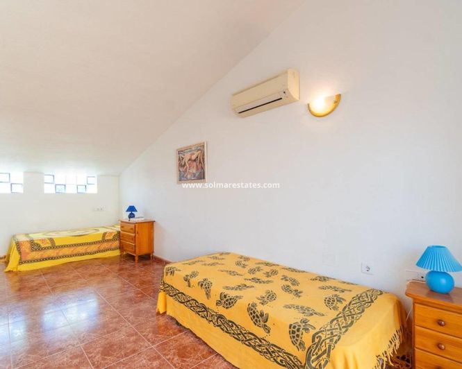 Image No.31-3 Bed Townhouse for sale