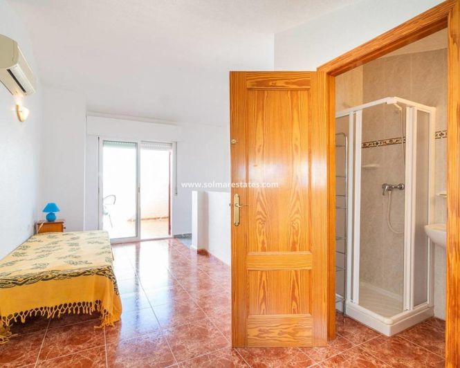 Image No.33-3 Bed Townhouse for sale