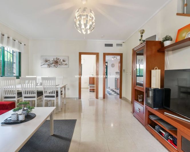 Image No.11-3 Bed House for sale