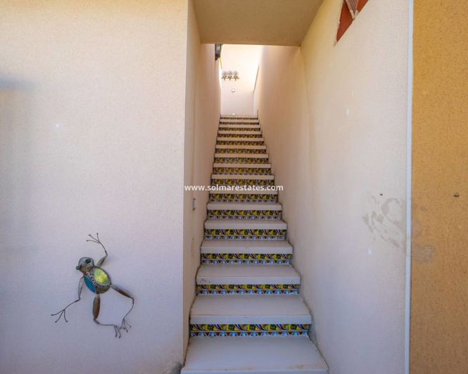 Image No.30-3 Bed House for sale