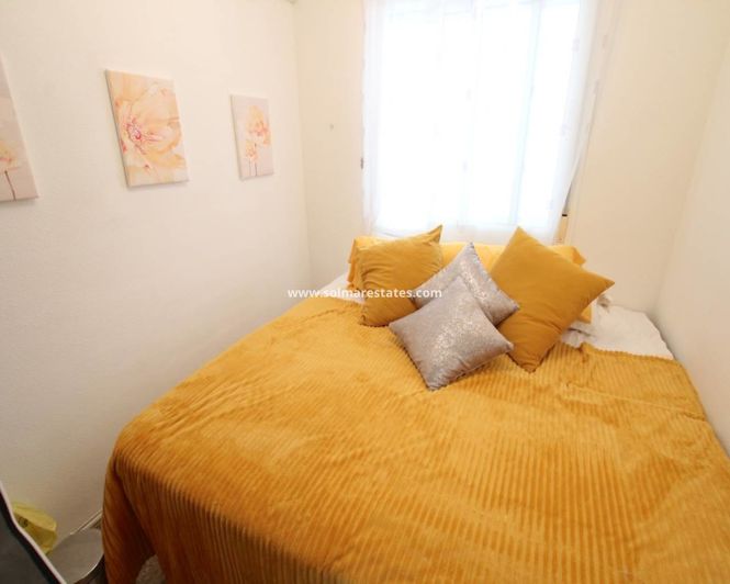 Image No.12-3 Bed Townhouse for sale