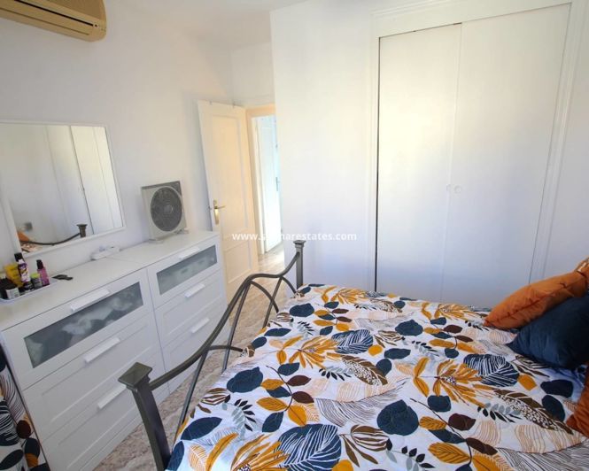 Image No.19-3 Bed Townhouse for sale