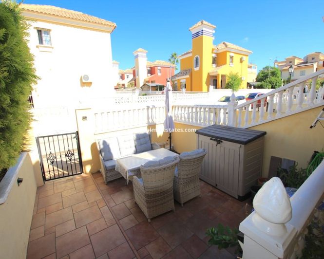 Image No.8-3 Bed Townhouse for sale