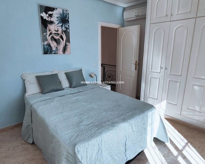 Image No.20-2 Bed House for sale