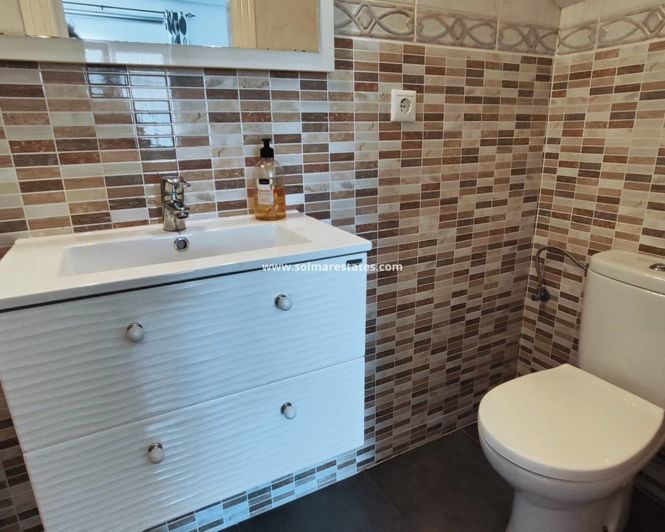 Image No.6-2 Bed House for sale