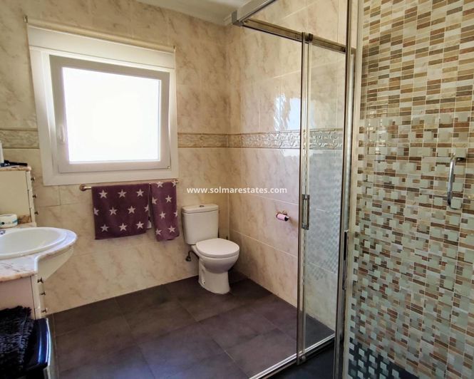 Image No.9-2 Bed House for sale