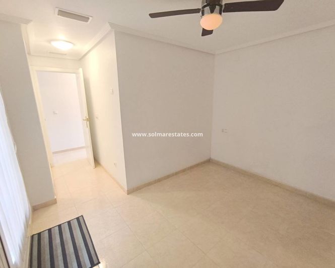 Image No.8-Appartement de 2 chambres à vendre à Heredades