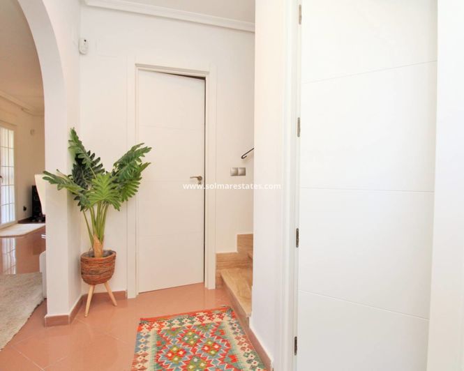 Image No.13-3 Bed House for sale