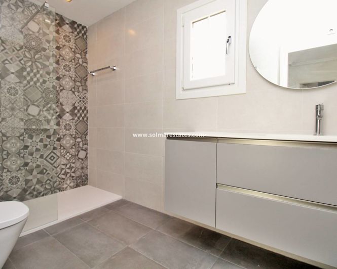 Image No.21-3 Bed House for sale