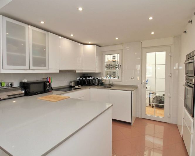 Image No.9-3 Bed House for sale