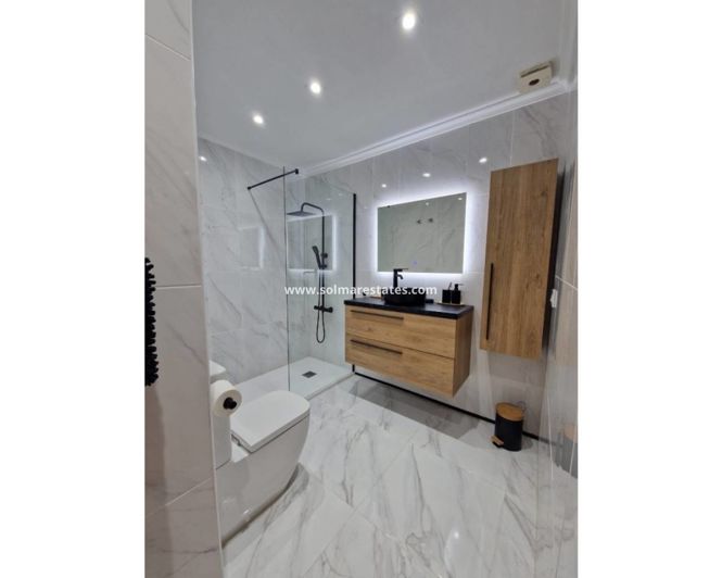 Image No.10-3 Bed Townhouse for sale