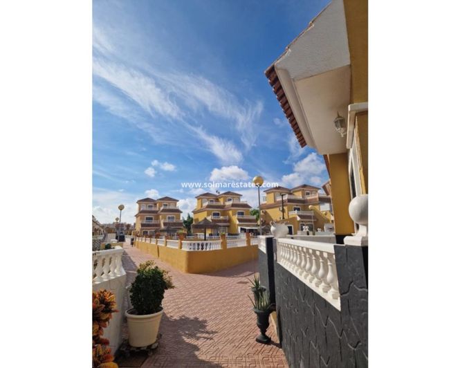 Image No.11-3 Bed Townhouse for sale