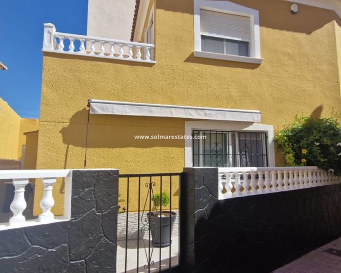 Image No.14-3 Bed Townhouse for sale